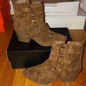 WOMENS SUEDE BOOTIE